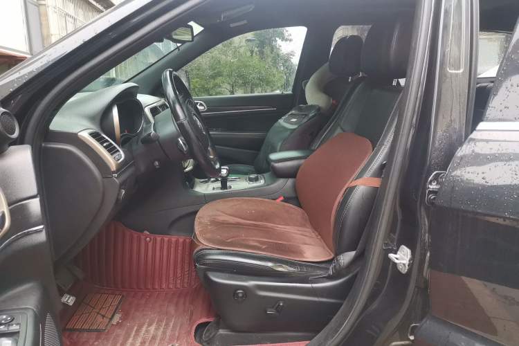 Used Jeep Grand Cherokee 2014 3.0L Comfort Navigation Edition Left Front Seat