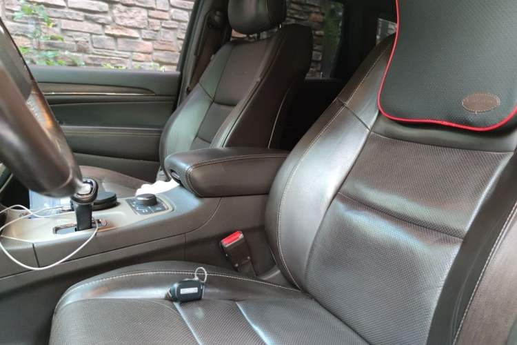 Used Jeep Grand Cherokee 2014 5.7L Flagship Prestige Edition Left Front Seat
