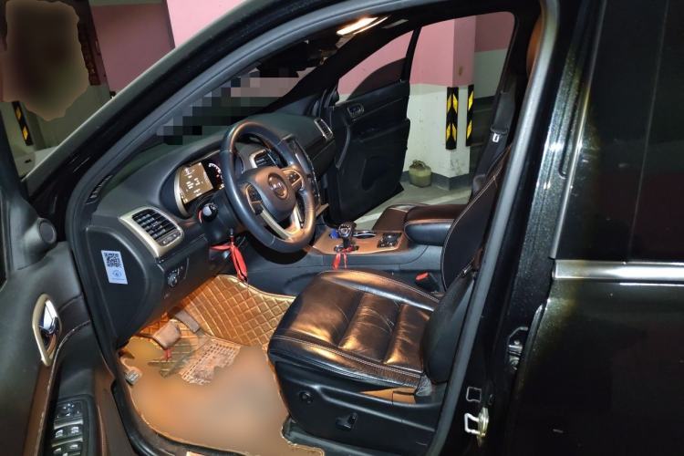 Used Jeep Grand Cherokee 2014 3.0L Comfort Navigation Edition Left Front Seat