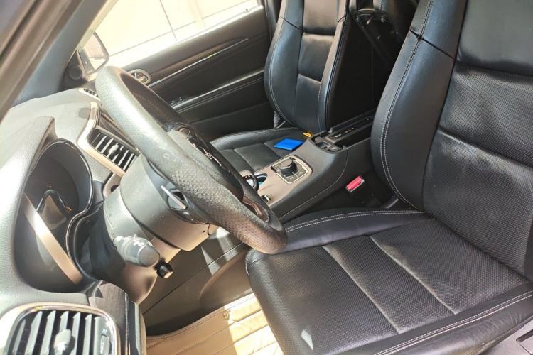 Used Jeep Grand Cherokee 2014 3.6L Elite Navigation Edition Left Front Seat