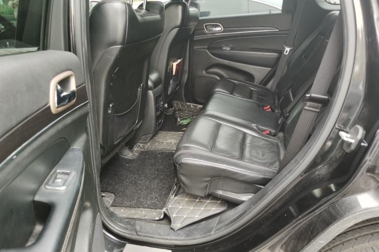 Used Jeep Grand Cherokee 2014 3.0TD Diesel Comfort Navigation Version Left Rear Seat