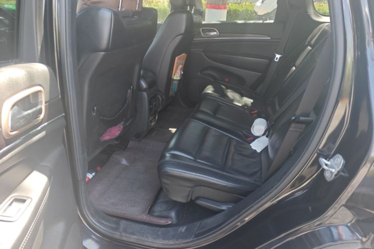 Used Jeep Grand Cherokee 2014 3.6L Elite Navigation Edition Left Rear Seat