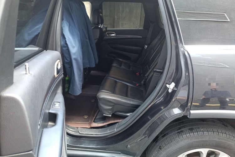 Used Jeep Grand Cherokee  Left Rear Seat