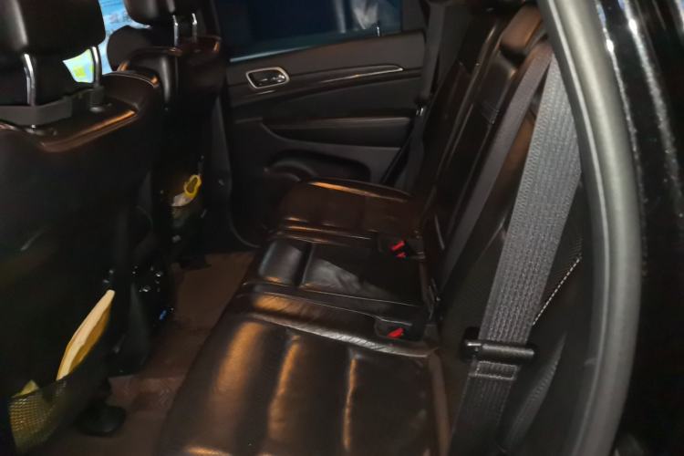 Used Jeep Grand Cherokee 2014 3.6L Elite Navigation Edition Left Rear Seat