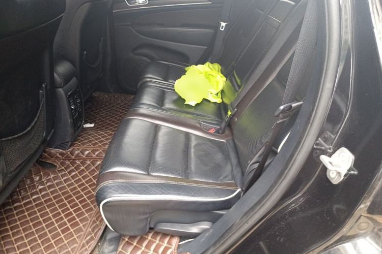 Used Jeep Grand Cherokee 2014 3.6L Elite Navigation Edition Left Rear Seat