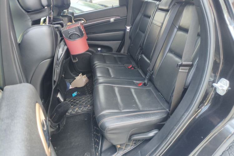 Used Jeep Grand Cherokee 2014 3.6L Elite Navigation Edition Left Rear Seat