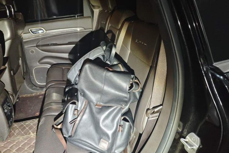 Used Jeep Grand Cherokee 2014 3.0L Flagship Zunyue Edition Left Rear Seat
