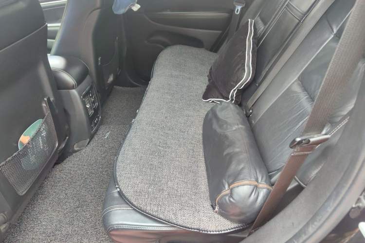 Used Jeep Grand Cherokee 2014 3.0L Comfort Navigation Edition Left Rear Seat
