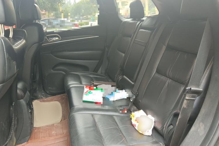 Used Jeep Grand Cherokee 2014 3.0L Comfort Navigation Edition Left Rear Seat