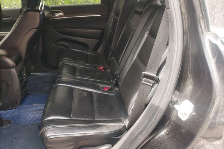 Used Jeep Grand Cherokee 2014 3.6L Elite Navigation Edition Left Rear Seat