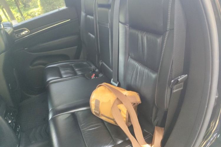 Used Jeep Grand Cherokee 2014 3.0TD Diesel Comfort Navigation Version Left Rear Seat