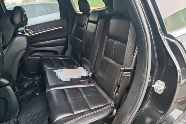 Used Jeep Grand Cherokee 2014 3.0L Comfort Navigation Edition Left Rear Seat