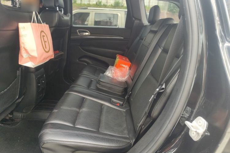Used Jeep Grand Cherokee 2014 3.6L Elite Navigation Edition Left Rear Seat