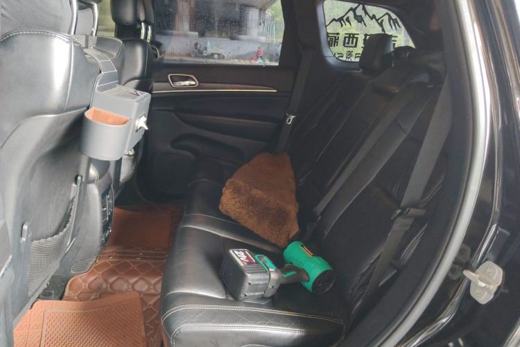 Used Jeep Grand Cherokee 2014 3.0L Comfort Navigation Edition Left Rear Seat
