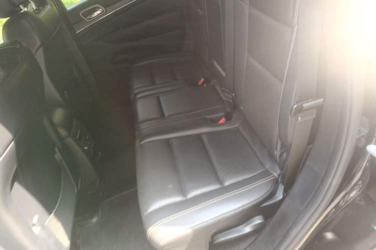 Used Jeep Grand Cherokee 2014 3.6L Elite Navigation Edition Left Rear Seat
