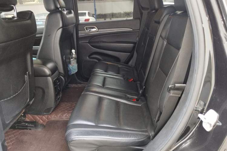 Used Jeep Grand Cherokee 2014 3.6L Elite Navigation Edition Left Rear Seat