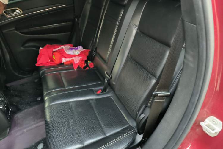 Used Jeep Grand Cherokee 2014 3.6L Elite Navigation Edition Left Rear Seat
