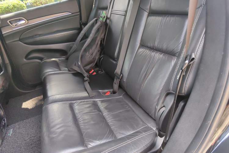 Used Jeep Grand Cherokee 2014 3.0L Comfort Navigation Edition Left Rear Seat