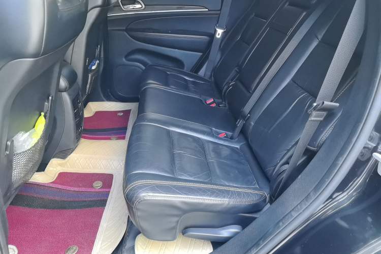 Used Jeep Grand Cherokee 2014 3.0TD Diesel Comfort Navigation Version Left Rear Seat