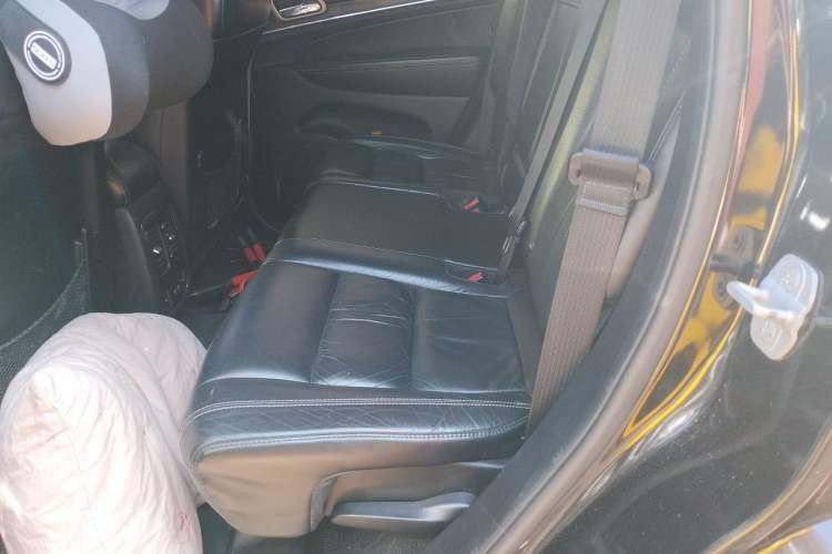 Used Jeep Grand Cherokee 2014 3.0L Comfort Navigation Edition Left Rear Seat