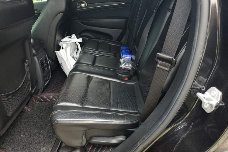 Used Jeep Grand Cherokee 2014 3.6L Elite Navigation Edition Left Rear Seat