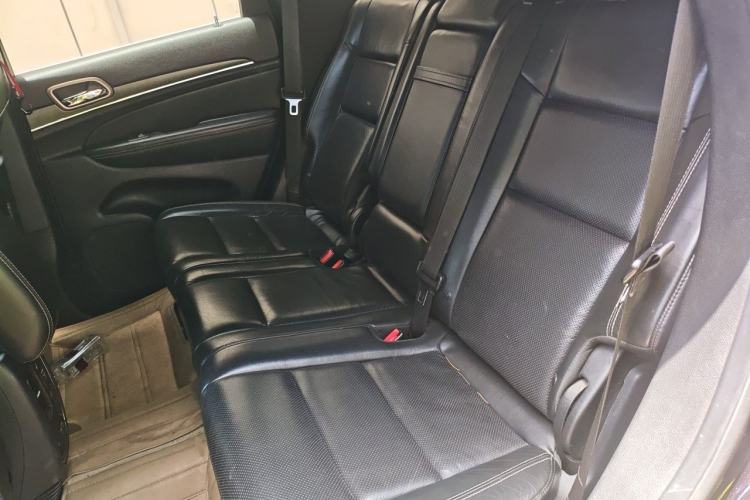 Used Jeep Grand Cherokee 2014 3.6L Elite Navigation Edition Left Rear Seat