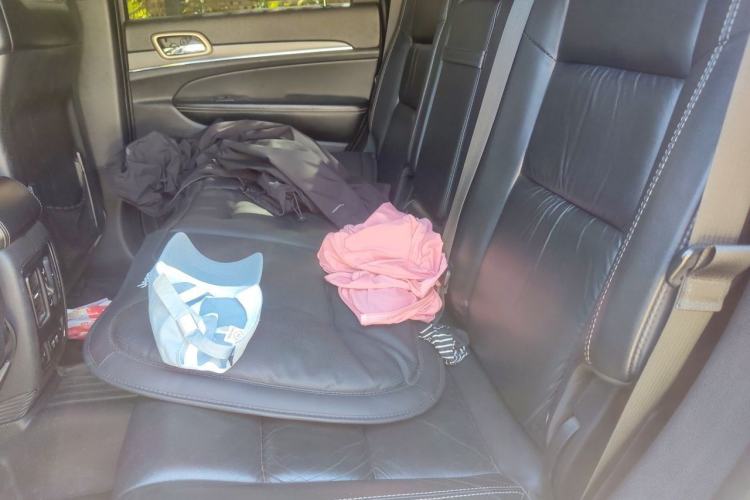 Used Jeep Grand Cherokee 2014 3.0L Comfort Navigation Edition Left Rear Seat