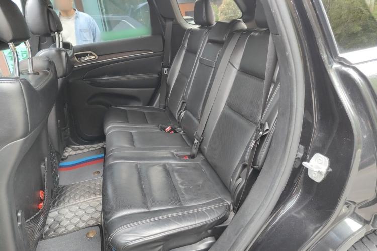Used Jeep Grand Cherokee 2014 3.6L Elite Navigation Edition Left Rear Seat