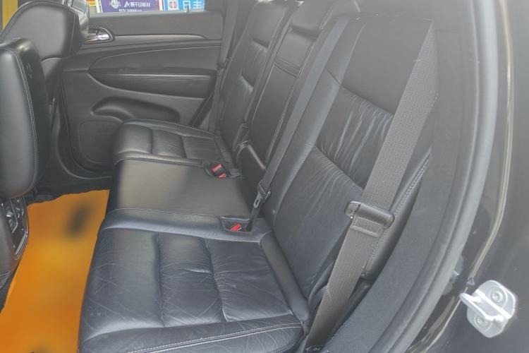 Used Jeep Grand Cherokee 2014 3.6L Comfort Navigation Edition Left Rear Seat