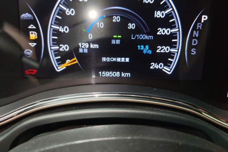 Used Jeep Grand Cherokee 2014 3.0L Comfort Navigation Edition Odometer Close Up