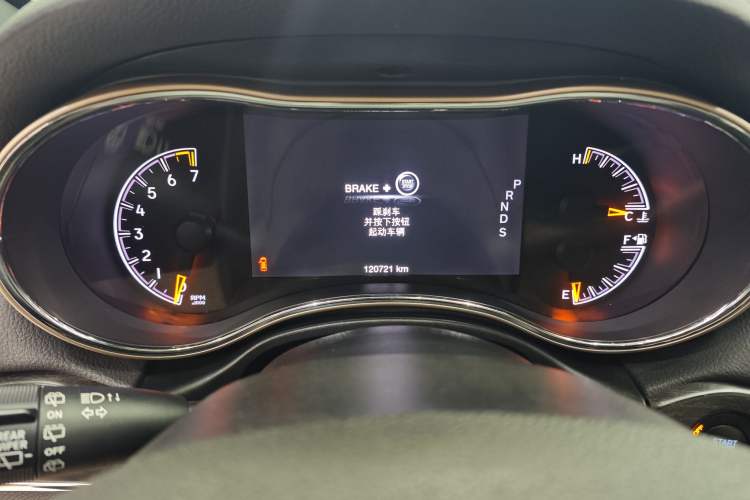 Used Jeep Grand Cherokee 2014 3.6L Elite Navigation Edition Odometer Close Up