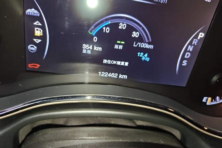 Used Jeep Grand Cherokee 2014 3.6L Elite Navigation Edition Odometer Close Up