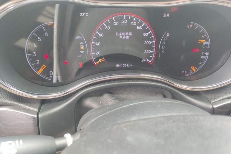 Used Jeep Grand Cherokee 2014 3.6L Elite Navigation Edition Odometer Close Up