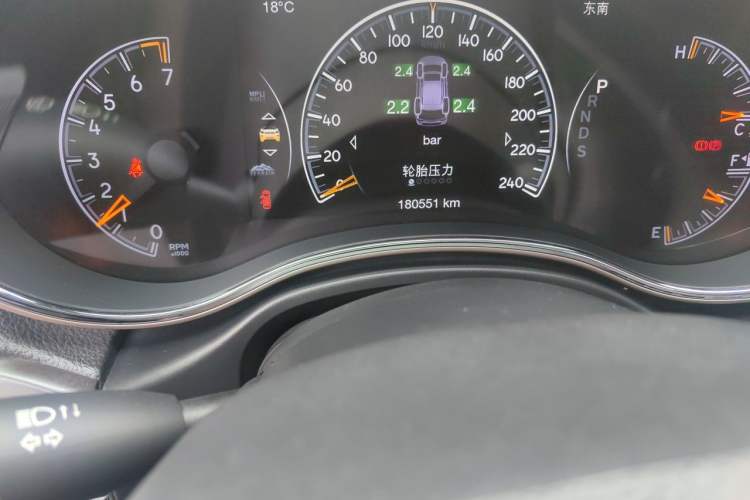 Used Jeep Grand Cherokee 2014 3.0L Comfort Navigation Edition Odometer Close Up