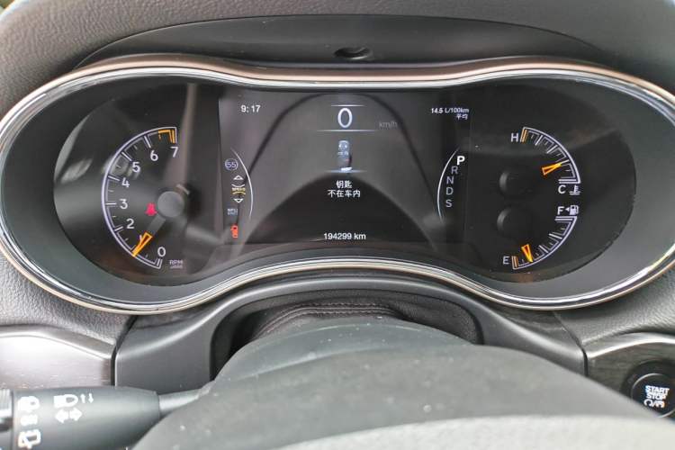 Used Jeep Grand Cherokee 2014 3.6L Elite Navigation Edition Odometer Close Up