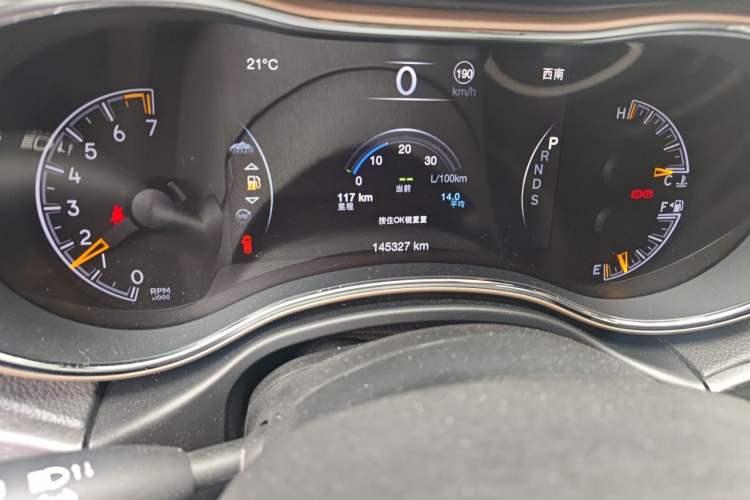 Used Jeep Grand Cherokee 2014 3.0L Comfort Navigation Edition Odometer Close Up