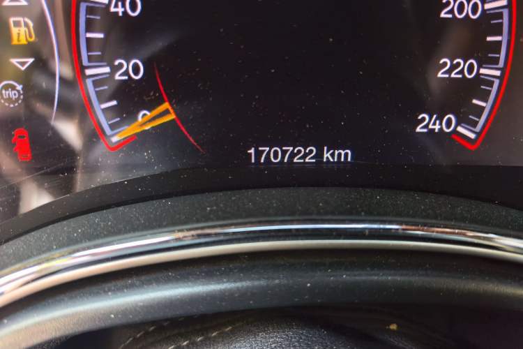 Used Jeep Grand Cherokee 2014 3.6L Elite Navigation Edition Odometer Close Up