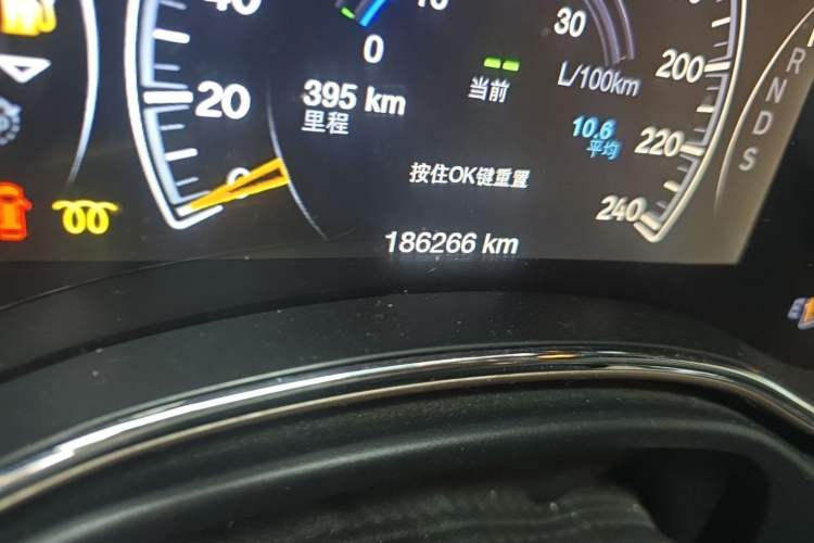 Used Jeep Grand Cherokee 2014 3.0TD Diesel Comfort Navigation Version Odometer Close Up