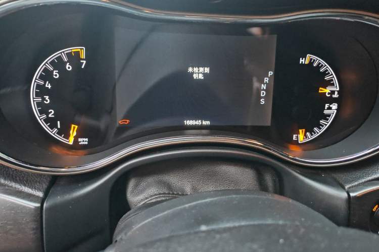 Used Jeep Grand Cherokee 2014 3.0L Comfort Navigation Edition Odometer Close Up