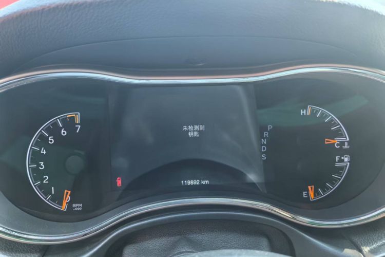 Used Jeep Grand Cherokee 2014 3.6L Elite Navigation Edition Odometer Close Up