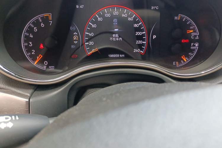 Used Jeep Grand Cherokee 2014 3.6L Elite Navigation Edition Odometer Close Up