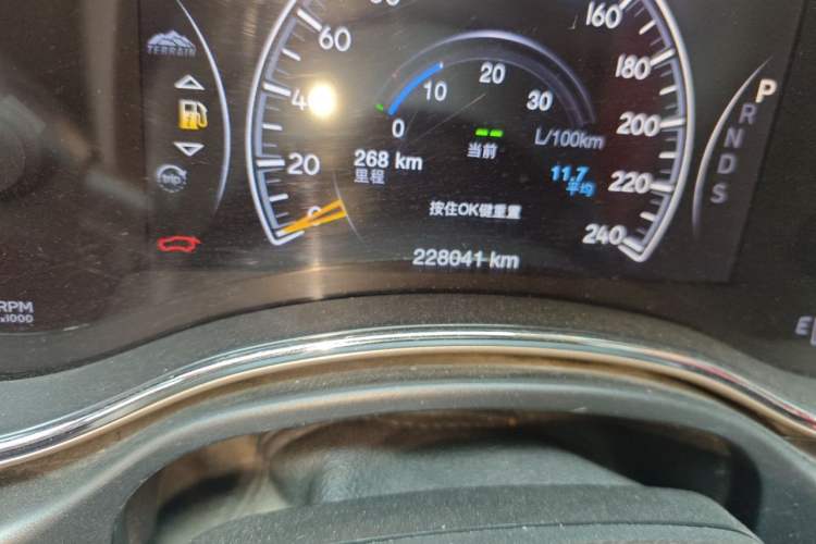 Used Jeep Grand Cherokee 2014 3.6L Elite Navigation Edition Odometer Close Up