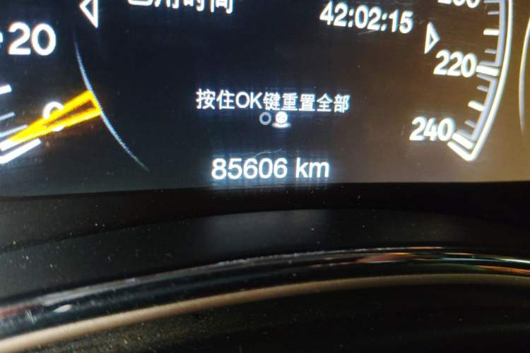 Used Jeep Grand Cherokee 2014 3.0L Comfort Navigation Edition Odometer Close Up