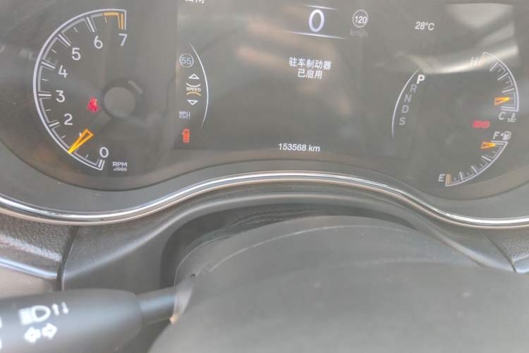 Used Jeep Grand Cherokee 2014 3.6L Elite Navigation Edition Odometer Close Up