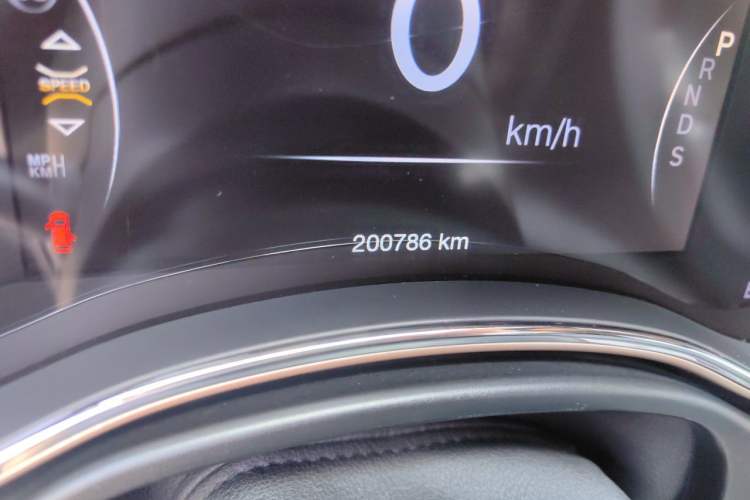 Used Jeep Grand Cherokee 2014 3.0L Comfort Navigation Edition Odometer Close Up