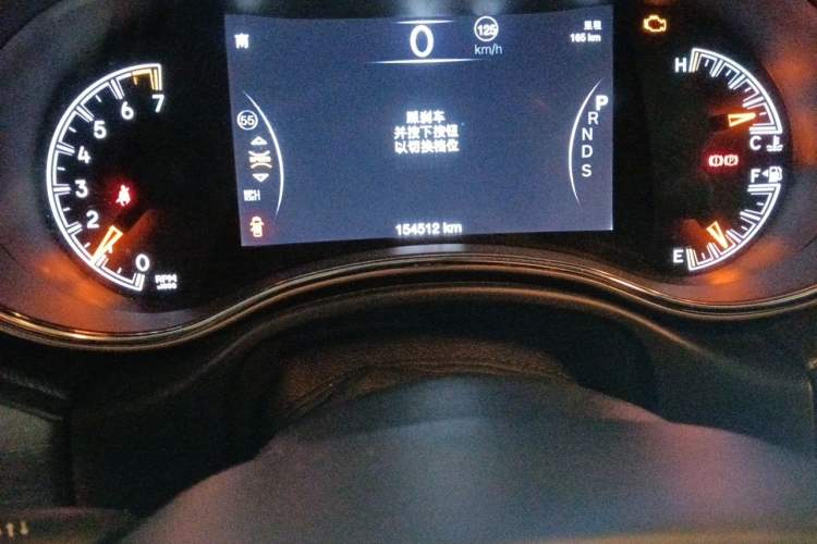 Used Jeep Grand Cherokee 2014 3.6L Elite Navigation Edition Odometer Close Up