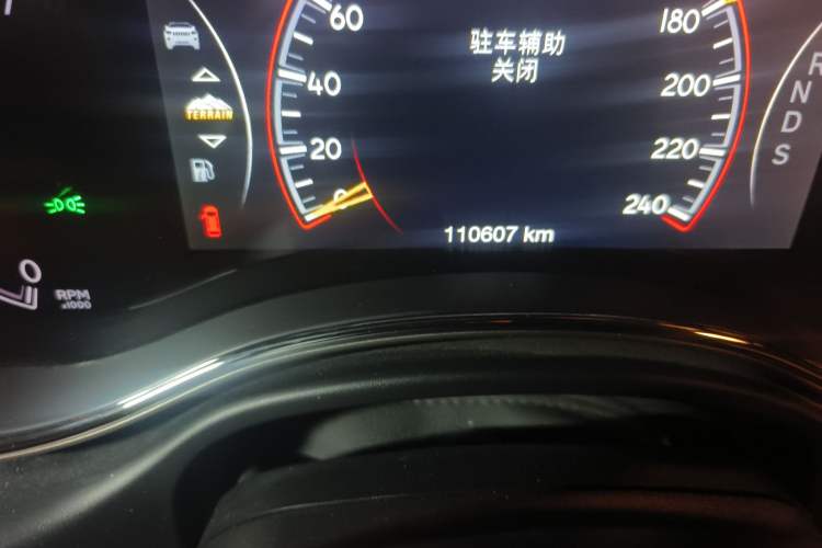 Used Jeep Grand Cherokee 2014 3.6L Elite Navigation Edition Odometer Close Up