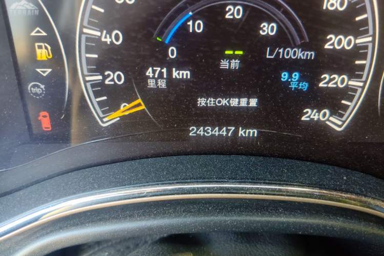 Used Jeep Grand Cherokee 2014 3.0L Comfort Navigation Edition Odometer Close Up