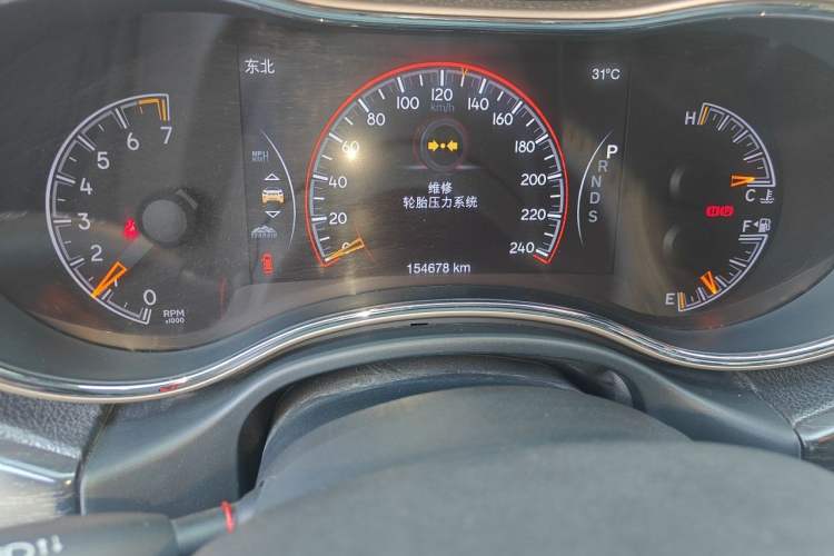 Used Jeep Grand Cherokee 2014 3.6L Comfort Navigation Edition Odometer Close Up