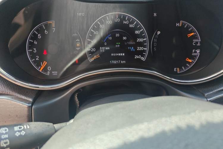 Used Jeep Grand Cherokee 2014 3.6L Comfort Navigation Edition Odometer Close Up